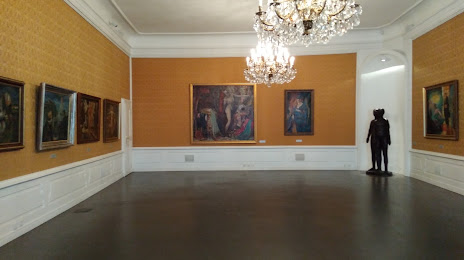 Zoya Gallery, 
