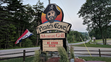Pirate's Cove Adventure Golf, 