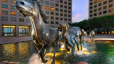 The Mustangs of Las Colinas Museum, Irving