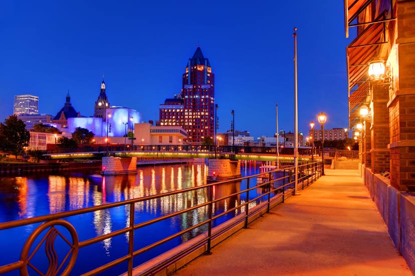 Milwaukee Riverwalk District, Милуоки