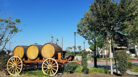 Thomas Winery Plaza, 