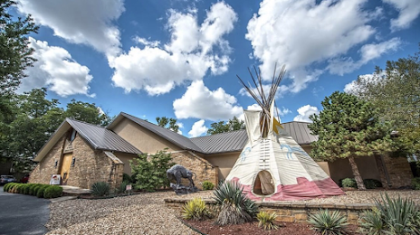 Museum of Native American History, 