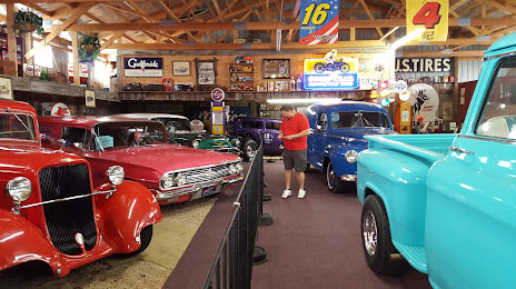 Motion Unlimited Museum & Antique & Classic Car Lot, Rapid City