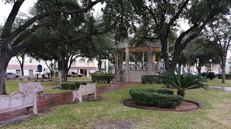San Augustin Plaza, Laredo