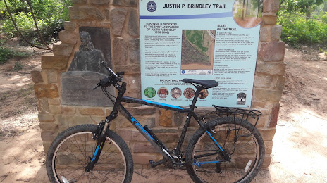 Justin P. Brindley Trail, Sugar Land