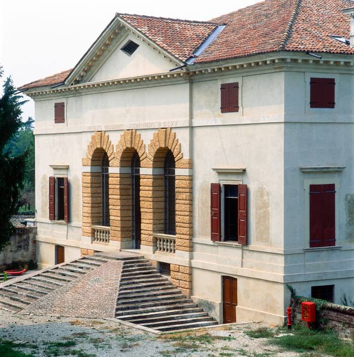 Villa Caldogno, Caldogno