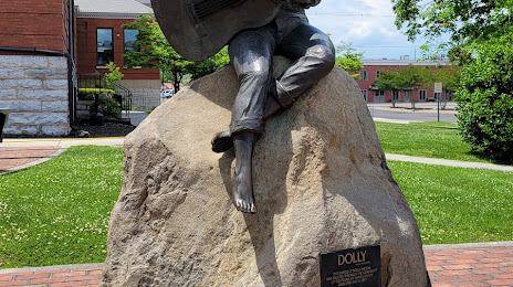 Dolly Parton Statue, 