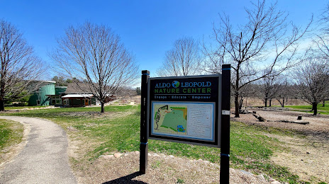 Aldo Leopold Nature Center, 