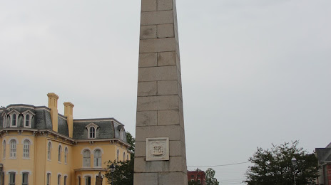 Сигнерс Монумент, Север Огаста