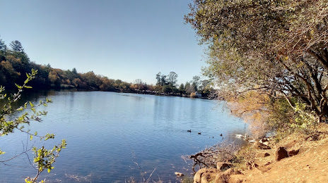Lake Ralphine, Санта Роза