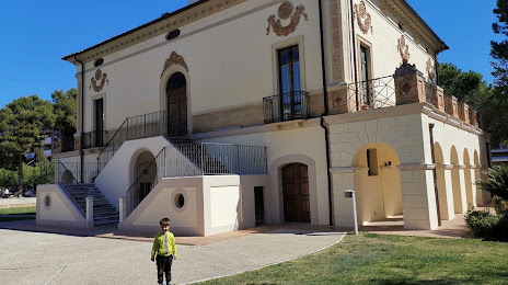 Villa Filiani, Pineto