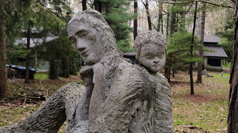 James Tellen Woodland Sculpture Garden, 