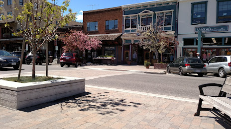 Historic Downtown Truckee & Visitor Center, 