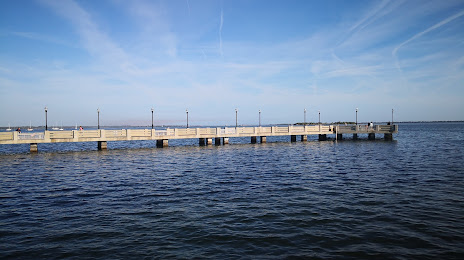Veterans Memorial Fishing Pier, 