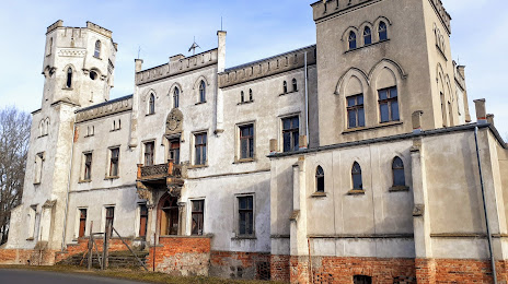 Neogotycki pałac z 1872 r. rodu von Eichmann, 