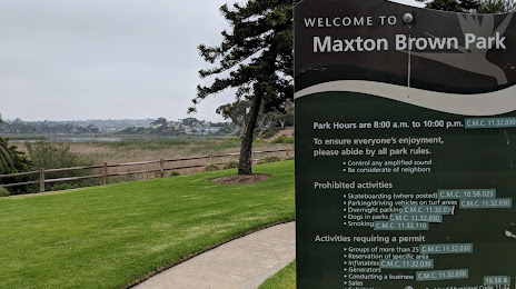 Maxton Brown Park, Oceanside