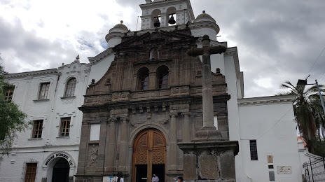 Guapulo Colonial Church and Convent, 