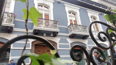 Casa Museo María Augusta Urrutia, Quito
