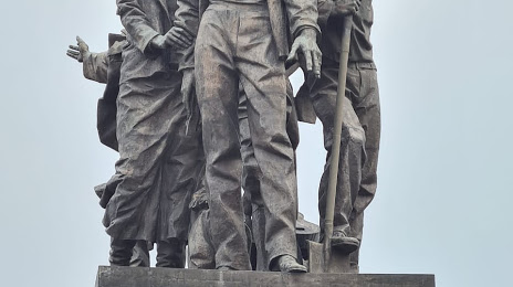 Памятник Первостроителям, Комсомольск-на-Амуре