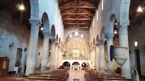 Fiesole Cathedral (Cattedrale di San Romolo), 