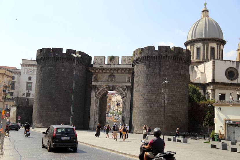 Porta Capuana, 
