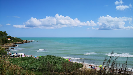 Beach and Cliff Casarza, Vasto