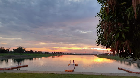 CamSur Watersports Complex, Naga