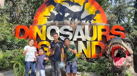 Dinosaurs Island, Ángeles