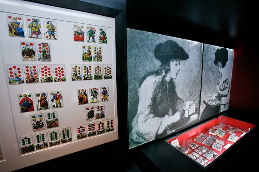 The French Playing Card Museum, Исси-Ле-Мулино