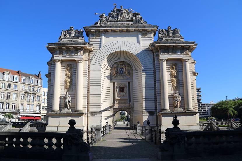 Porte de Paris, Lila