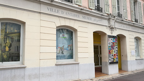 Musée Peynet Et Du Dessin Humoristique, 