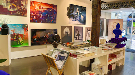 Eleven Art Gallery, 