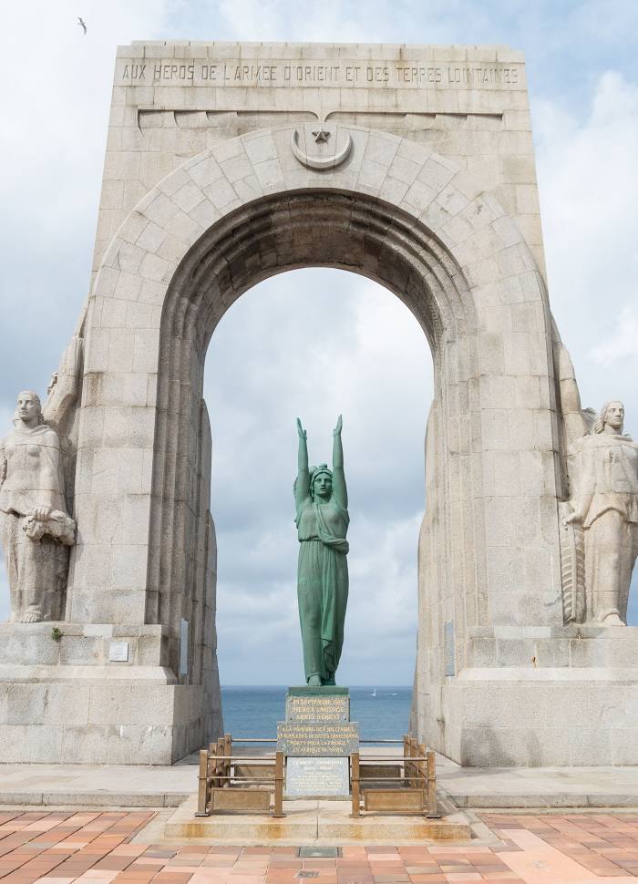 Porte de L'orient - Monument aux Armées d'Afrique, 