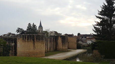 Château de Brie-Comte-Robert, Évry