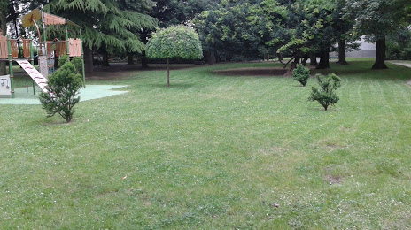 Lilac Park (Parc des Lilas), Évry
