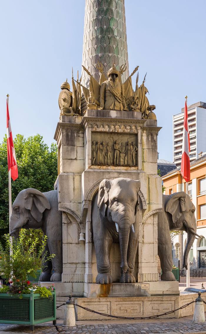 Elephants Fountain, Шамбери