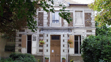 Maison de Banlieue et de l'Architecture, Ати-Мон