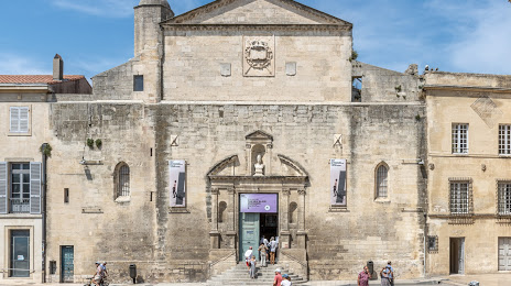 Église Sainte-Anne d'Arles, Arlés
