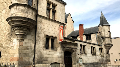 Hôtel Cujas - Musée du Berry, Бурж