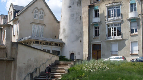 Tower of Commander Saint Jean du Vieil Aître, Nancy, Лаксу