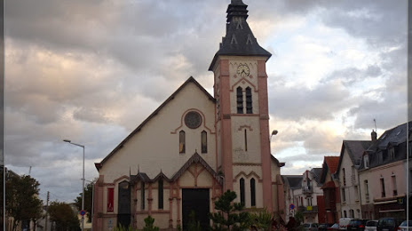 Notre-Dame-des-Sables Catholic Church at Berck-Plage of Berck, Берк