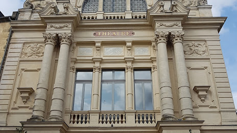 Théâtre Victor Hugo, Фужер
