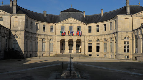 Centre Mondial de la Paix, des Libertés et des Droits de l'Homme, Distrito de Verdun