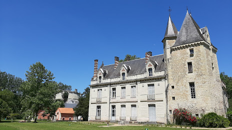 Le Château de Monthoiron et sa Tour-Forteresse, sur les traces de Léonard de Vinci, Châtellerault