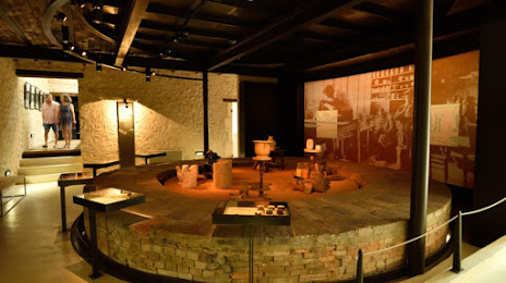 Musée de la faïence et de la céramique à Malicorne, La Flèche