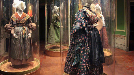 Musée Provençal du Costume et du Bijou, Грас