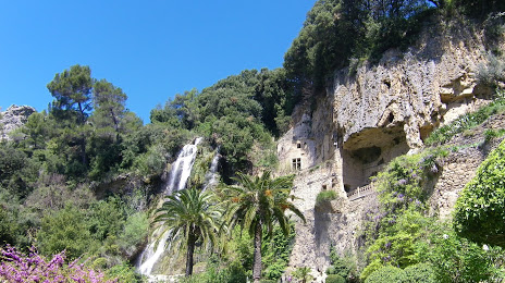 troglodyte caves of Villecroze, Brignoles