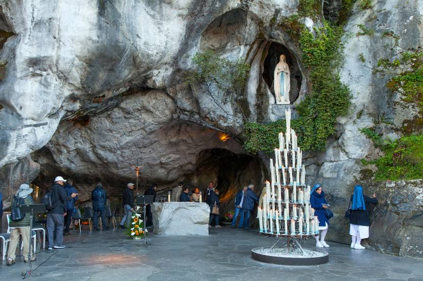 Grotto of Massabielle (Grotte de Massabielle), Lourdes