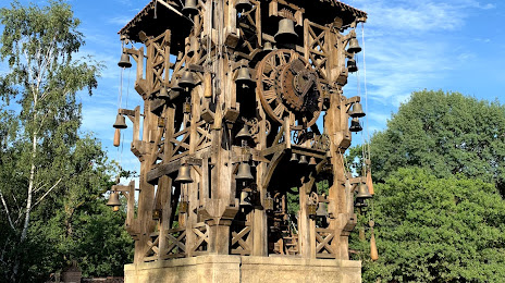 The Grand Carillon, Les Herbiers