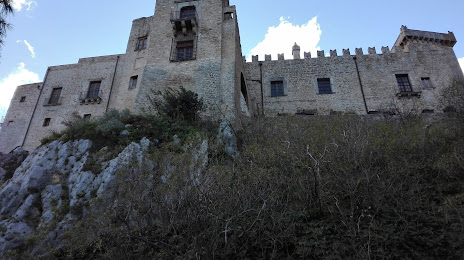 Castello La Grua-Talamanca di Carini, Carini